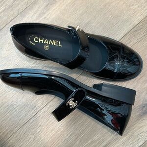 Black Chanel Mary Jane size 39
